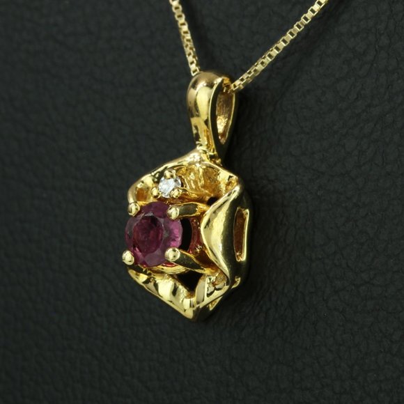 Vintage 14K Yellow Gold Ruby and Diamond Anniversary / Birthstone Pendant Charm - Picture 2 of 5
